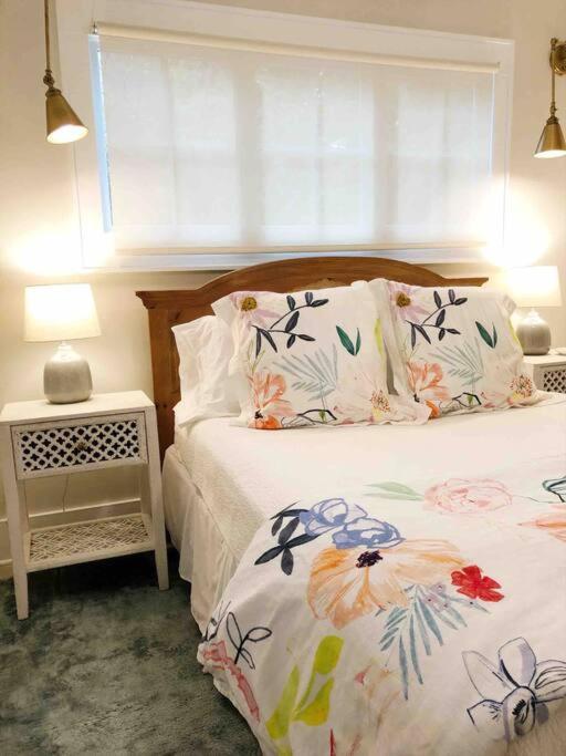 Liz Lane Cottage- Entire Guesthouse Charleston Luaran gambar