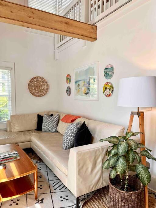Liz Lane Cottage- Entire Guesthouse Charleston Luaran gambar