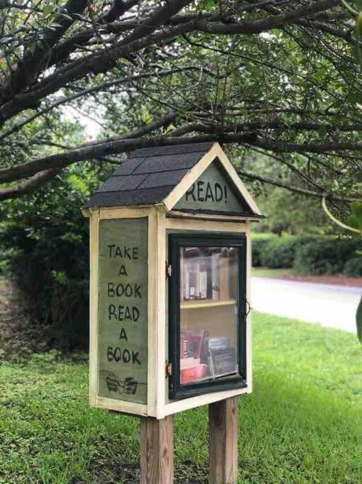Liz Lane Cottage- Entire Guesthouse Charleston Luaran gambar