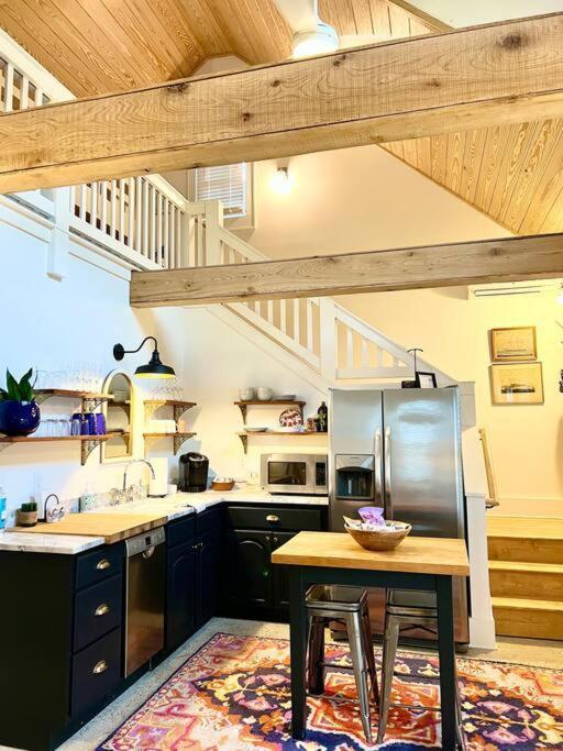 Liz Lane Cottage- Entire Guesthouse Charleston Luaran gambar