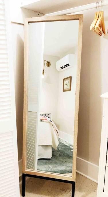 Liz Lane Cottage- Entire Guesthouse Charleston Luaran gambar