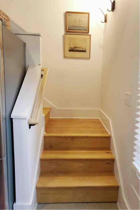 Liz Lane Cottage- Entire Guesthouse Charleston Luaran gambar