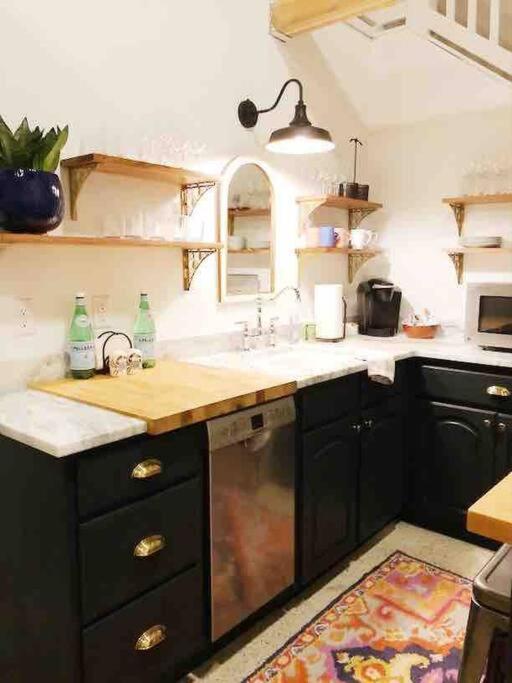 Liz Lane Cottage- Entire Guesthouse Charleston Luaran gambar